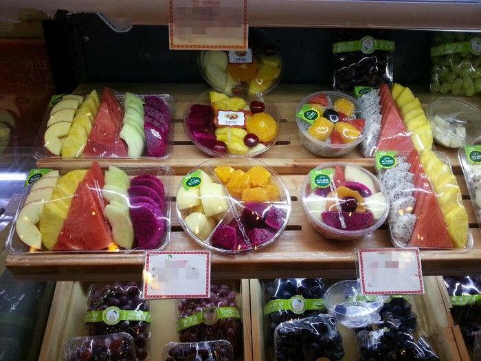 揭露济南超市果盘背后黑幕:变质水果二次加工售卖